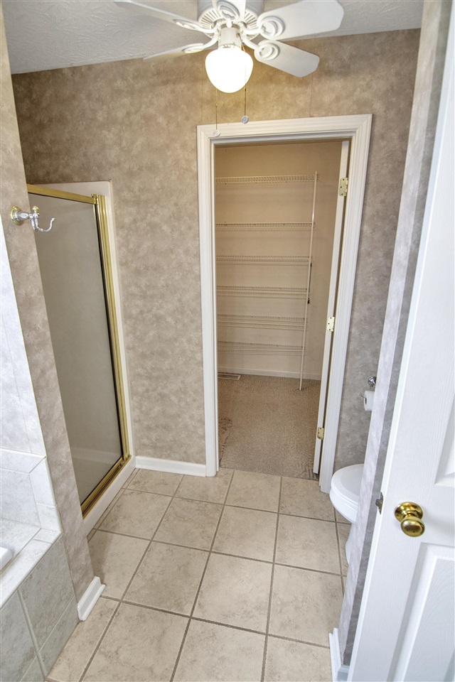 Bowling Green, Kentucky 42104, United States, 3 Bedrooms Bedrooms, ,3 BathroomsBathrooms,Residential,Active,81701