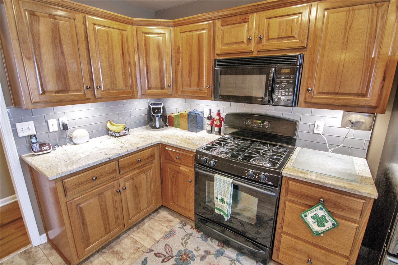 Bowling Green, Kentucky 42104, United States, 3 Bedrooms Bedrooms, ,3 BathroomsBathrooms,Residential,Active,81701