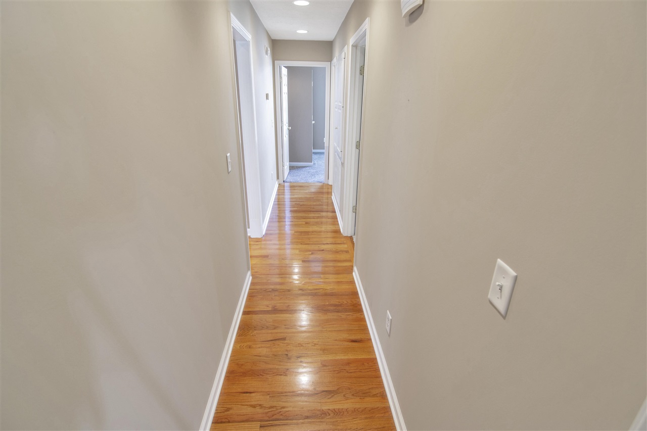 Bowling Green, Kentucky 42104, United States, 3 Bedrooms Bedrooms, ,3 BathroomsBathrooms,Residential,Active,81701