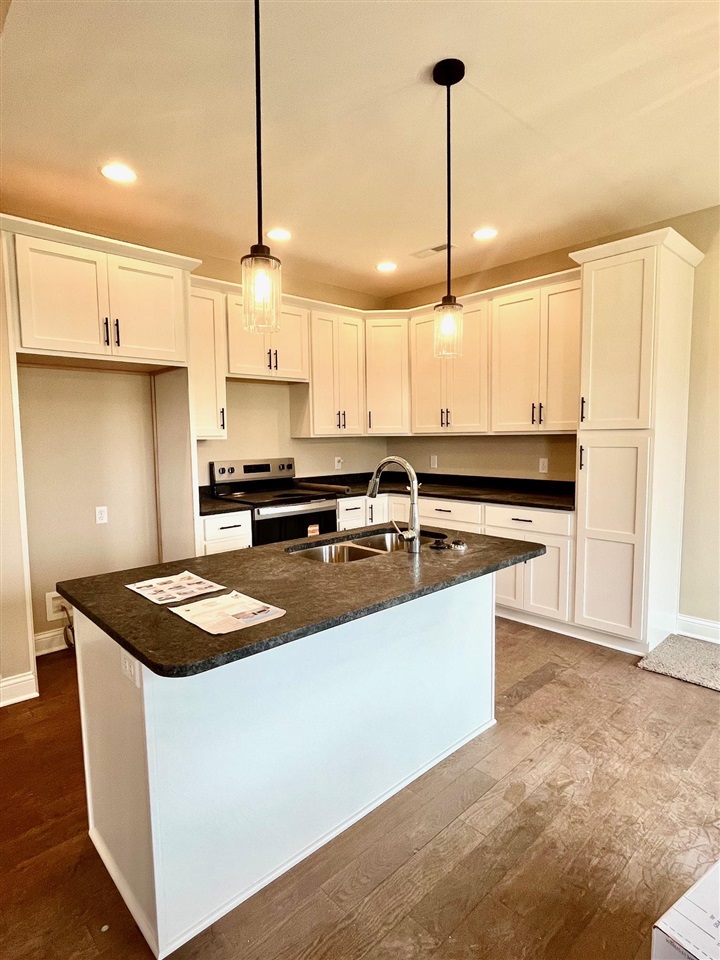 1335 Helmsdale Avenue