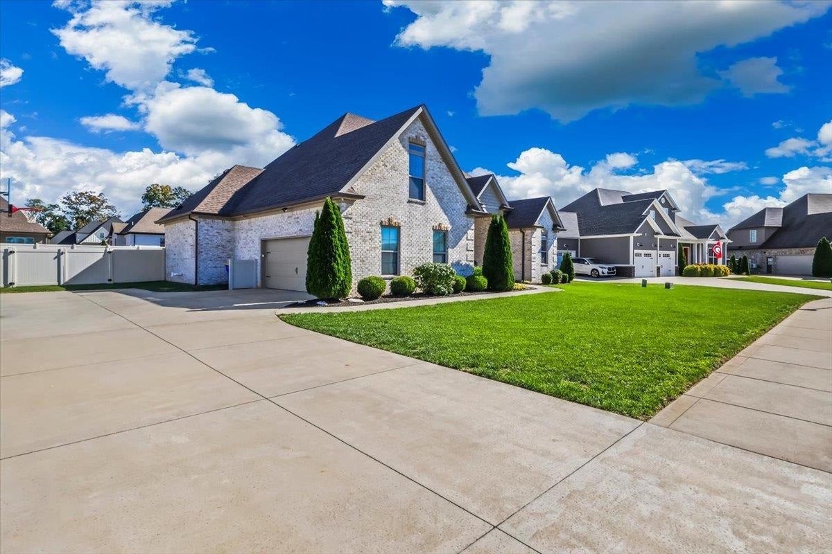 3066 Compass Court