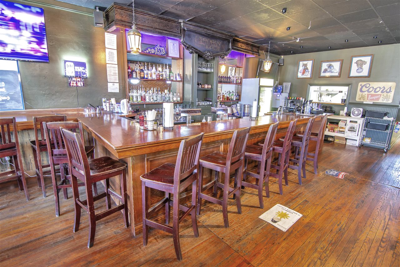 Cave City, Kentucky 42127, United States, ,Commercial,Active,243733