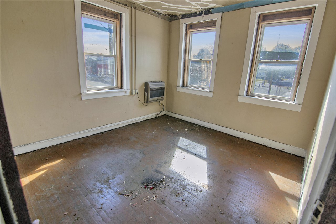 Cave City, Kentucky 42127, United States, ,Commercial,Active,243733