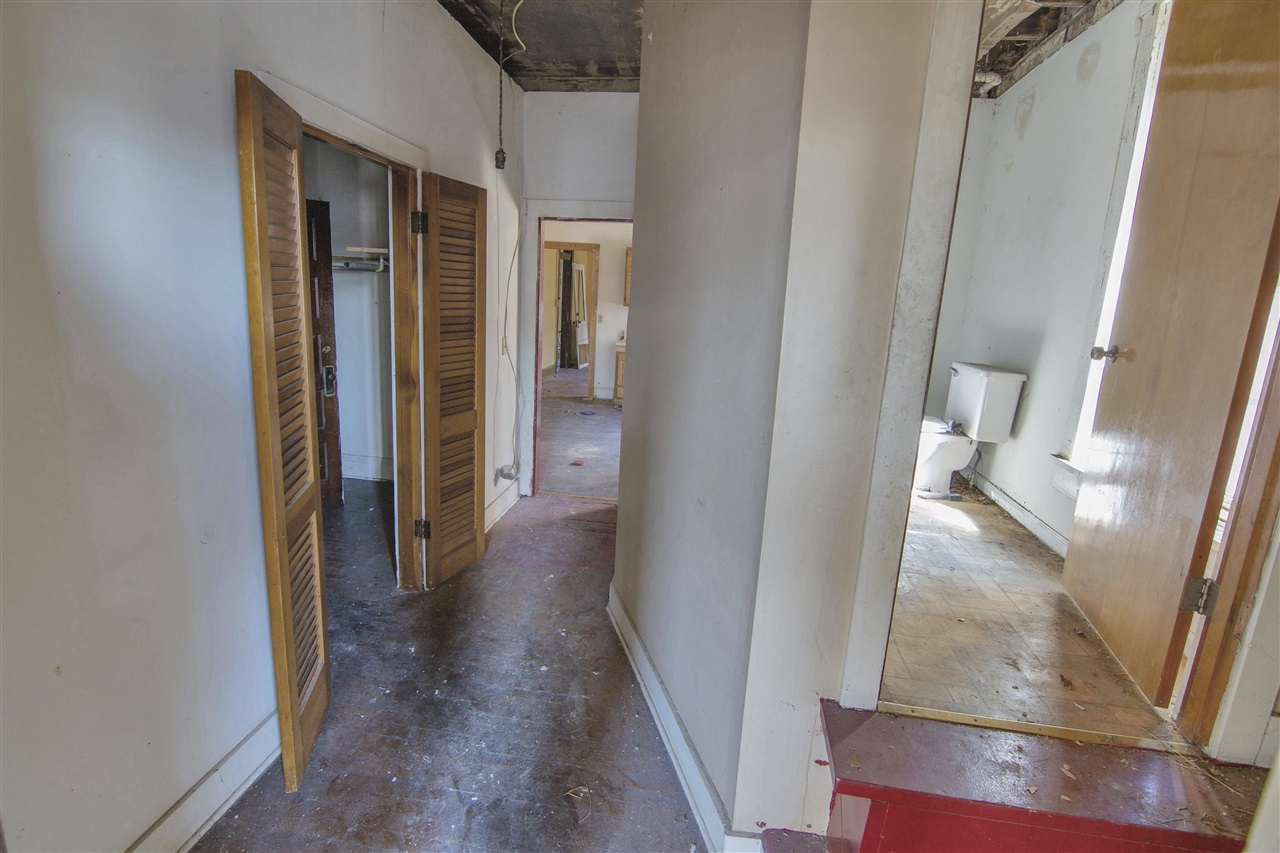 Cave City, Kentucky 42127, United States, ,Commercial,Active,243733