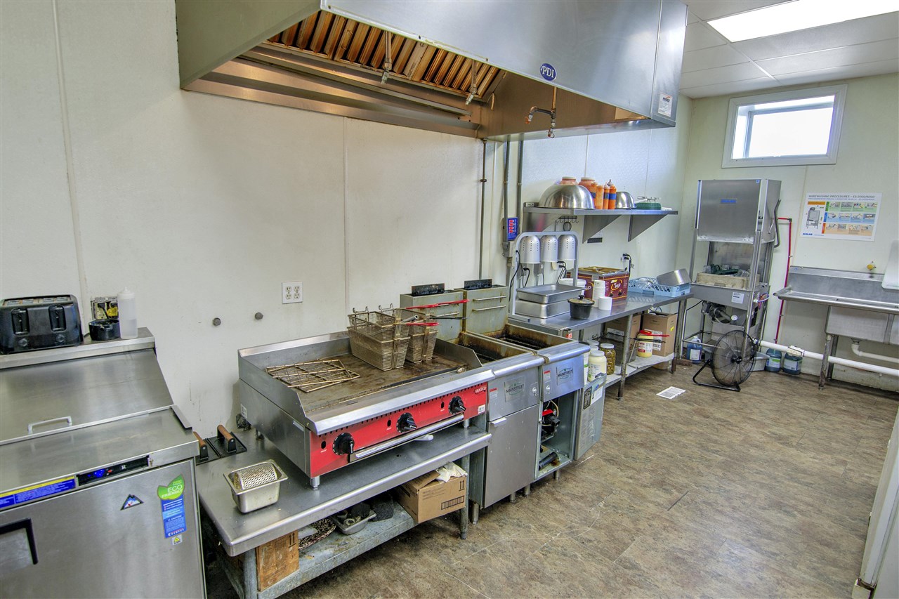 Cave City, Kentucky 42127, United States, ,Commercial,Active,243733