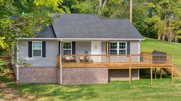 81 SPRING VALLEY DR, SCOTTSVILLE, KY 42164 - Image 398e4e508a7e1df5c64ddf61ef98157f/1472511980