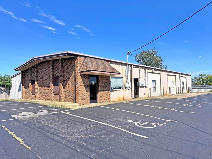 Photo 1 of 23 — 109 Moran Street, Glasgow, KY 42141