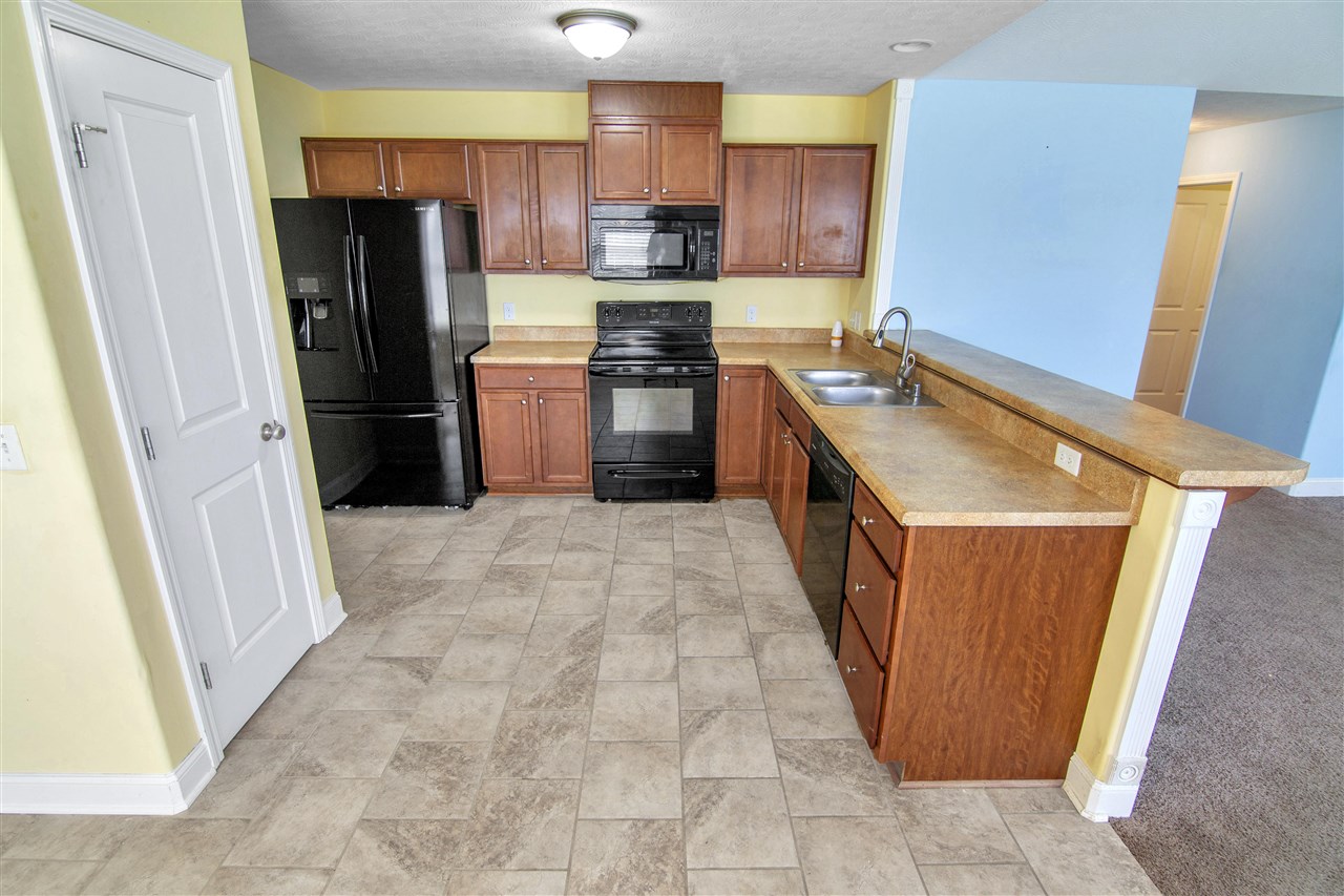 Bowling Green, Kentucky 42101, United States, 3 Bedrooms Bedrooms, ,2 BathroomsBathrooms,Residential,Active,98934