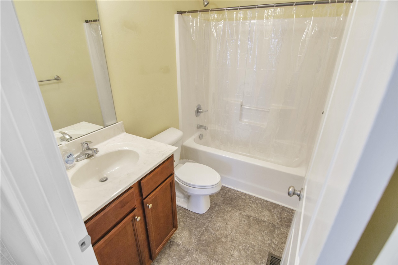 Bowling Green, Kentucky 42101, United States, 3 Bedrooms Bedrooms, ,2 BathroomsBathrooms,Residential,Active,98934