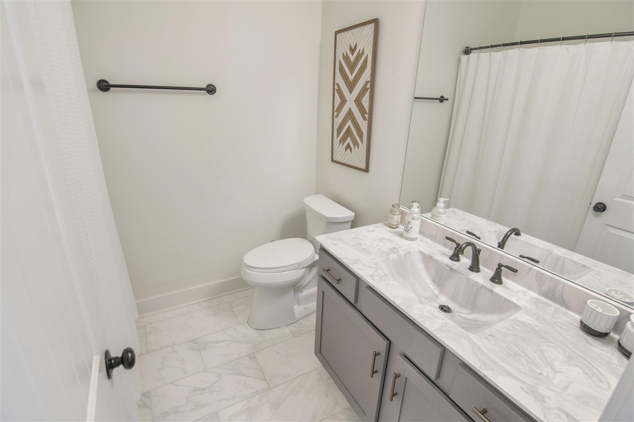 Bowling Green, Kentucky 42101, United States, 3 Bedrooms Bedrooms, ,2 BathroomsBathrooms,Residential,Active,229715