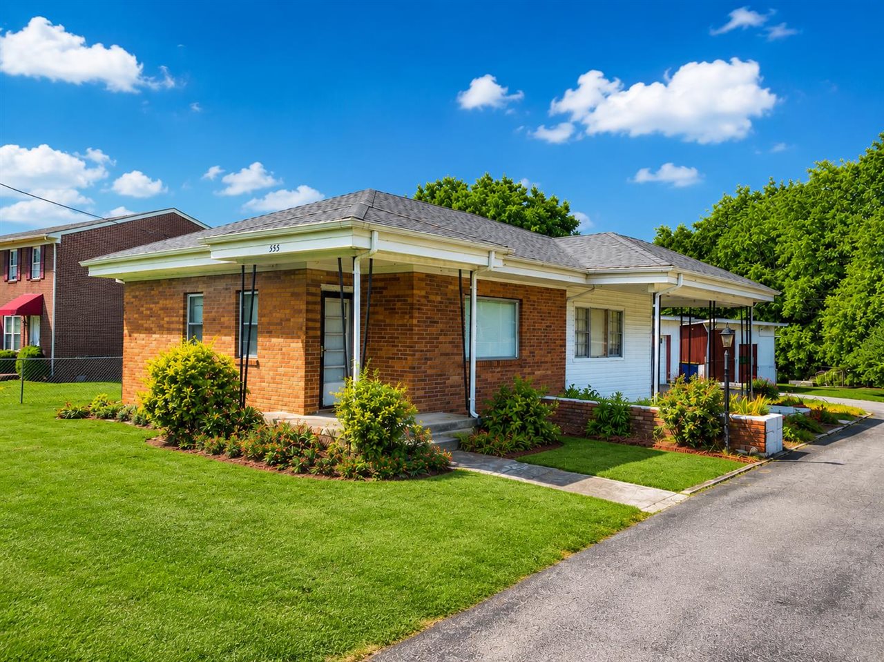 Photo 1 of 9 — 555 Lost Woods Avenue, Bowling Green, KY 42101