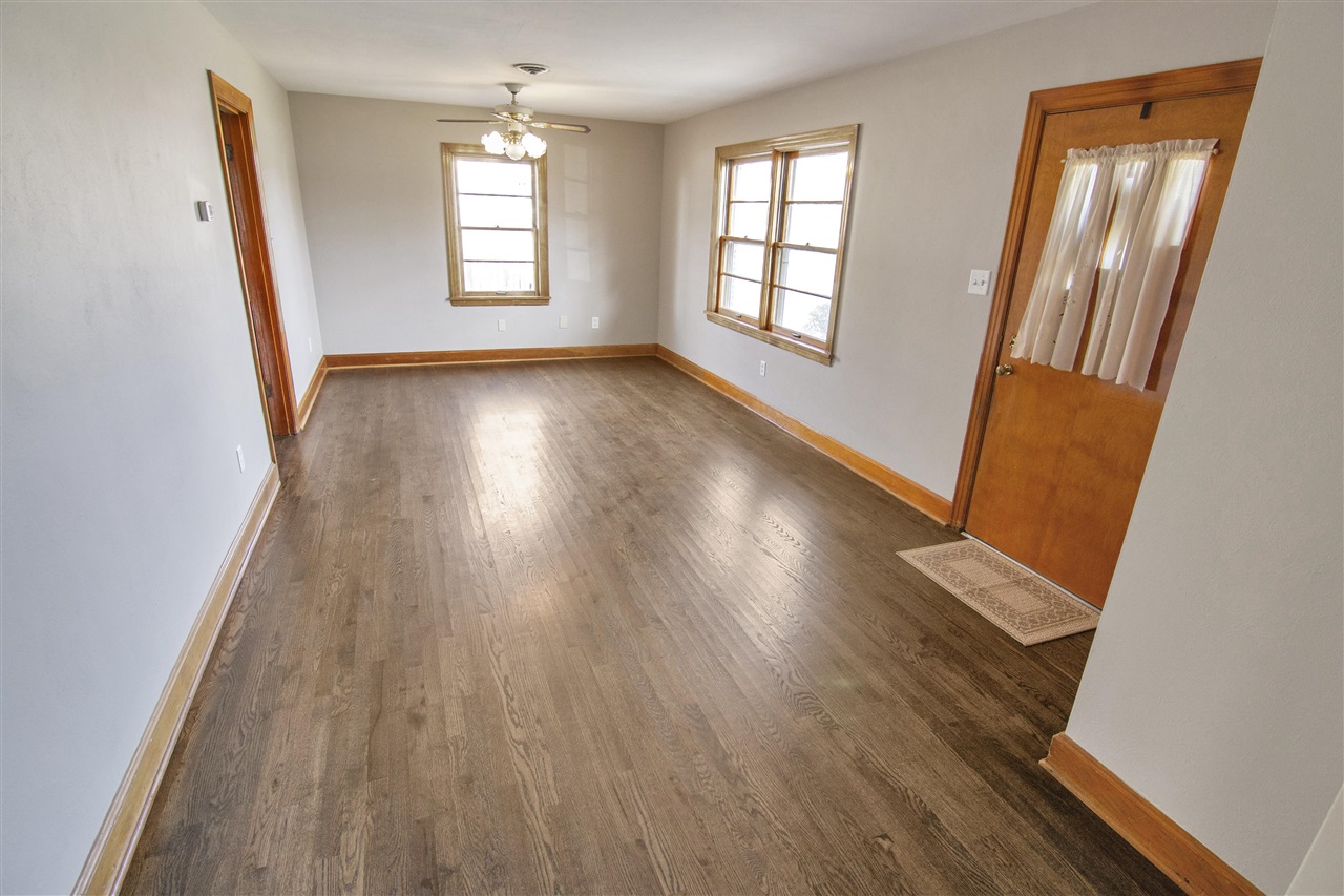 Bowling Green, Kentucky 42104, United States, 3 Bedrooms Bedrooms, ,1 BathroomBathrooms,Residential,Pending,22766