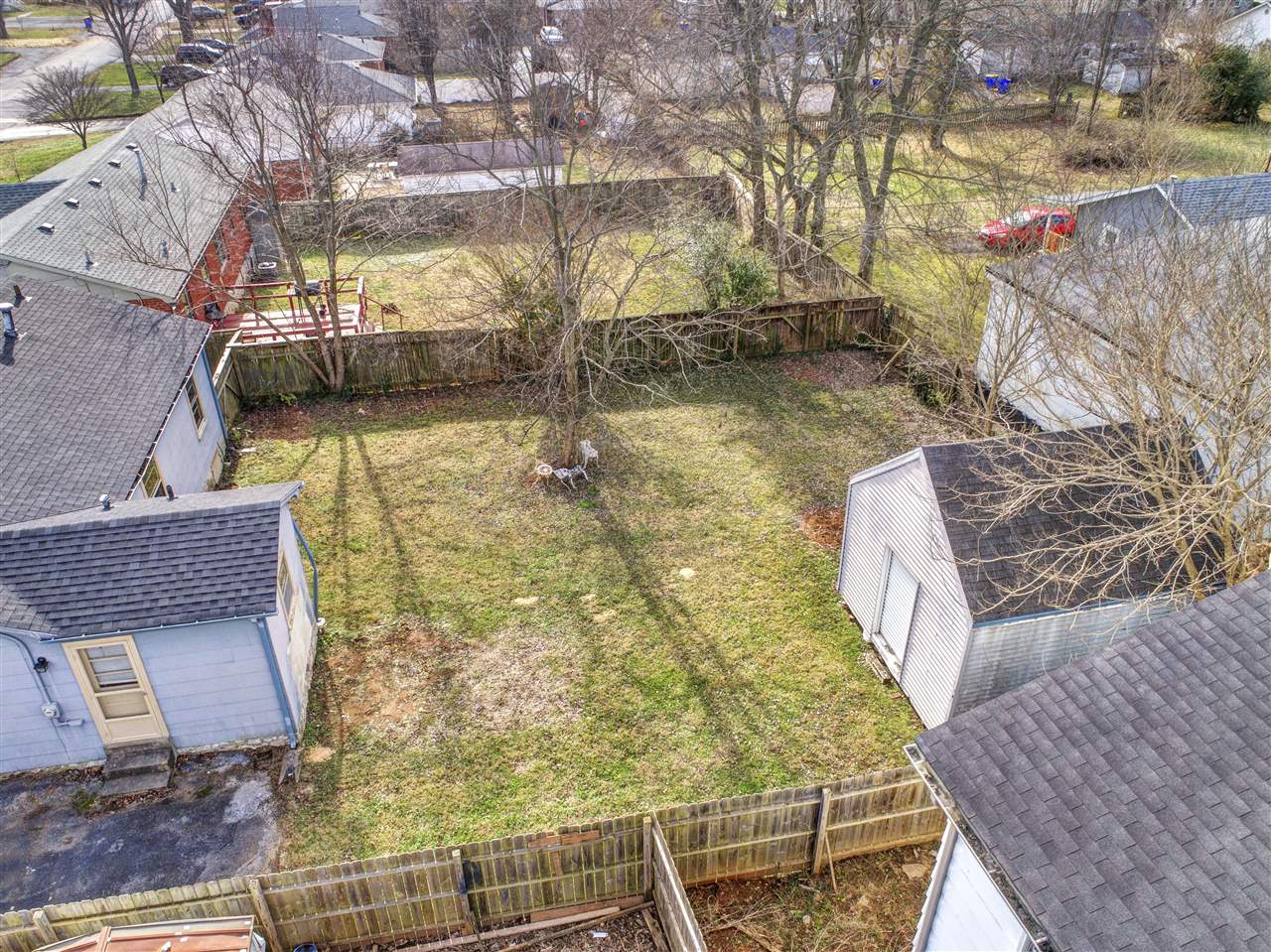 Bowling Green, Kentucky 42104, United States, 3 Bedrooms Bedrooms, ,1 BathroomBathrooms,Residential,Pending,22766