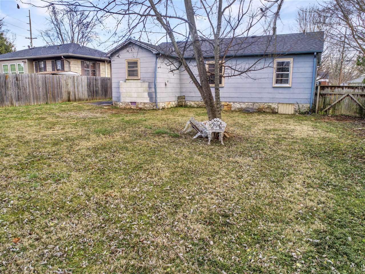 Bowling Green, Kentucky 42104, United States, 3 Bedrooms Bedrooms, ,1 BathroomBathrooms,Residential,Pending,22766