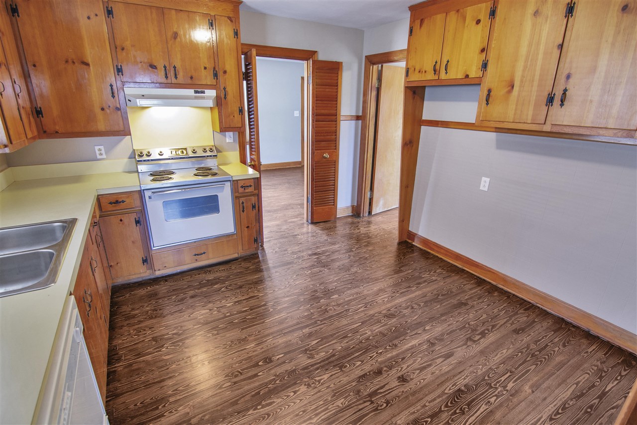 Bowling Green, Kentucky 42104, United States, 3 Bedrooms Bedrooms, ,1 BathroomBathrooms,Residential,Pending,22766