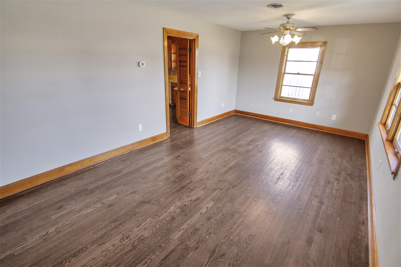 Bowling Green, Kentucky 42104, United States, 3 Bedrooms Bedrooms, ,1 BathroomBathrooms,Residential,Pending,22766