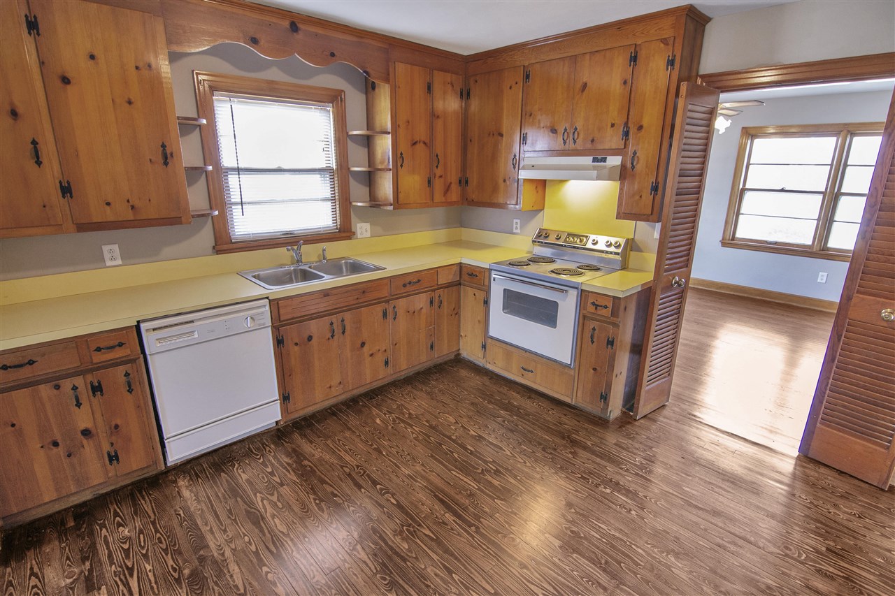 Bowling Green, Kentucky 42104, United States, 3 Bedrooms Bedrooms, ,1 BathroomBathrooms,Residential,Pending,22766