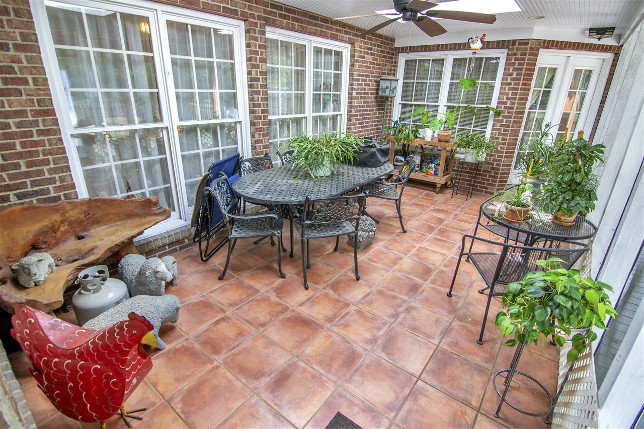 Bowling Green, Kentucky 42103, United States, 4 Bedrooms Bedrooms, ,4 BathroomsBathrooms,Residential,Pending,217778