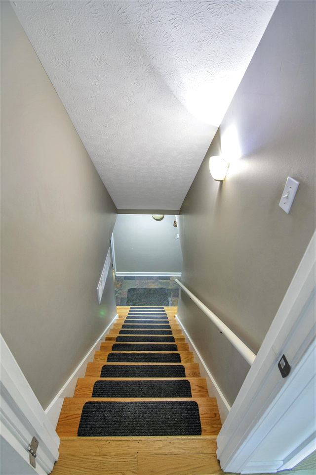 Bowling Green, Kentucky 42103, United States, 4 Bedrooms Bedrooms, ,4 BathroomsBathrooms,Residential,Pending,217778