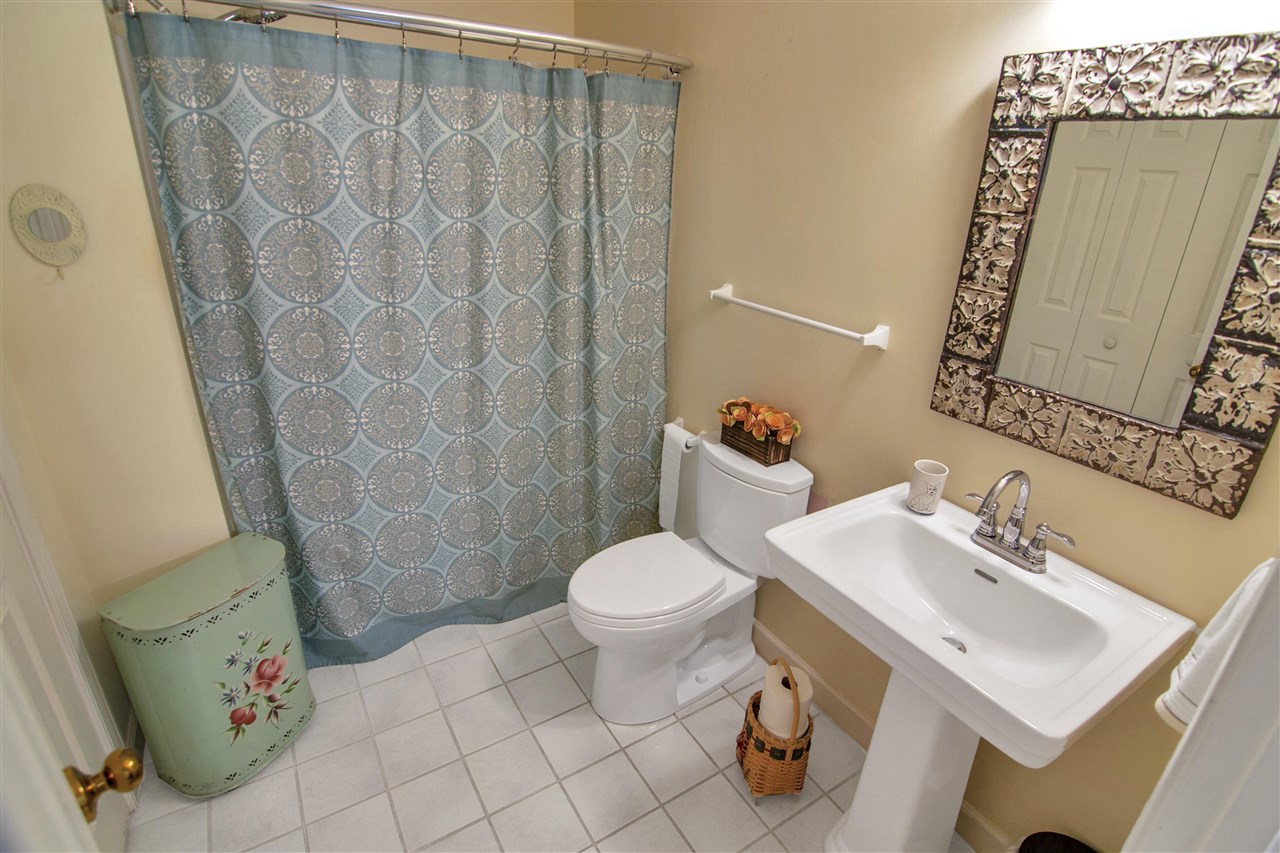 Bowling Green, Kentucky 42103, United States, 4 Bedrooms Bedrooms, ,4 BathroomsBathrooms,Residential,Pending,217778