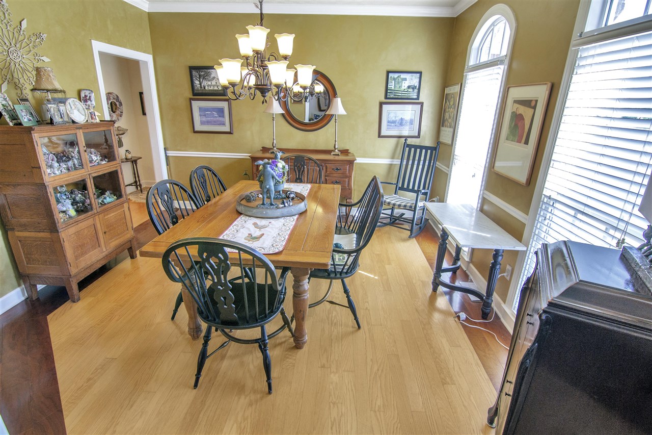 Bowling Green, Kentucky 42103, United States, 4 Bedrooms Bedrooms, ,4 BathroomsBathrooms,Residential,Pending,217778