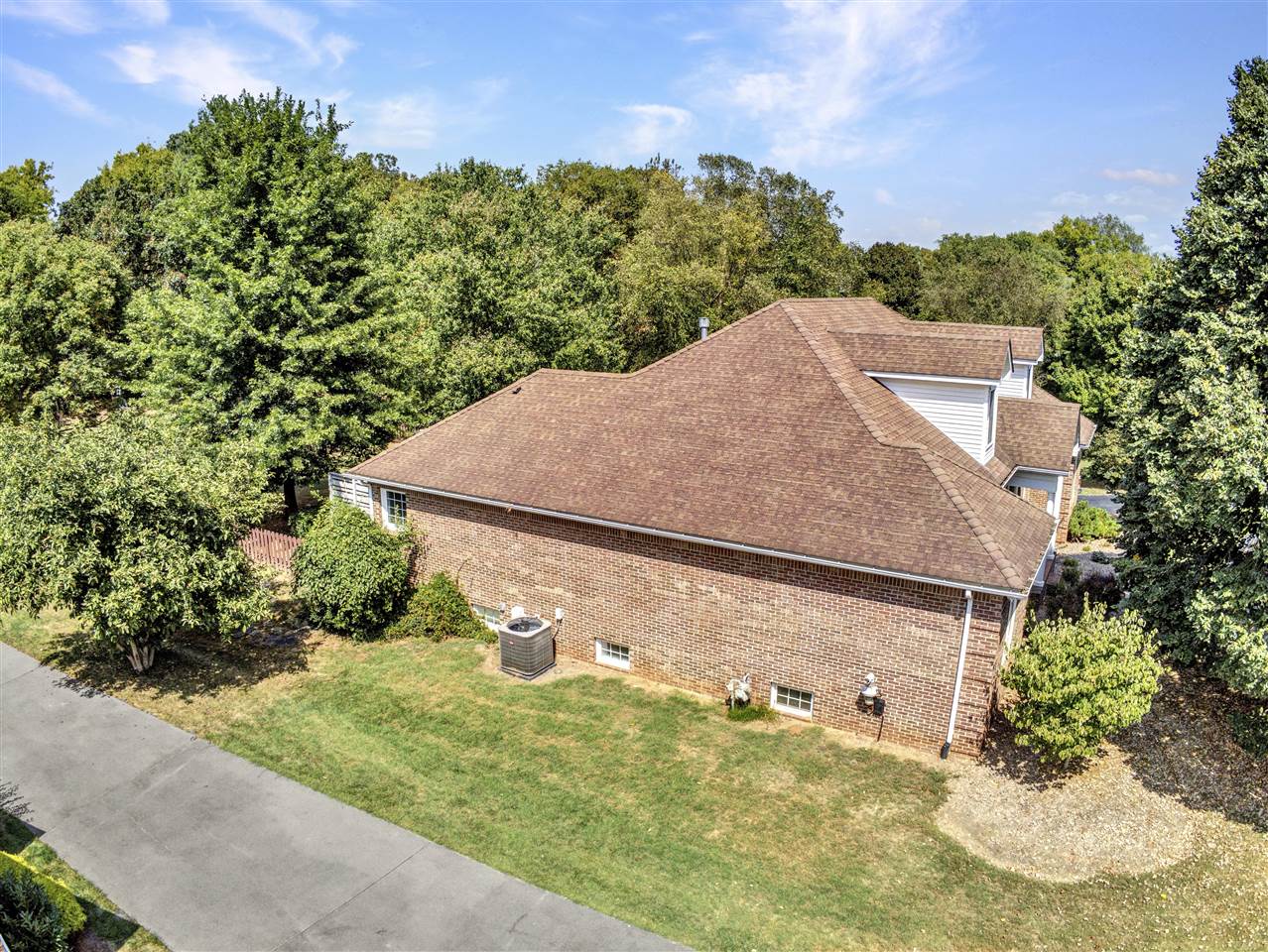 Bowling Green, Kentucky 42103, United States, 4 Bedrooms Bedrooms, ,4 BathroomsBathrooms,Residential,Pending,217778