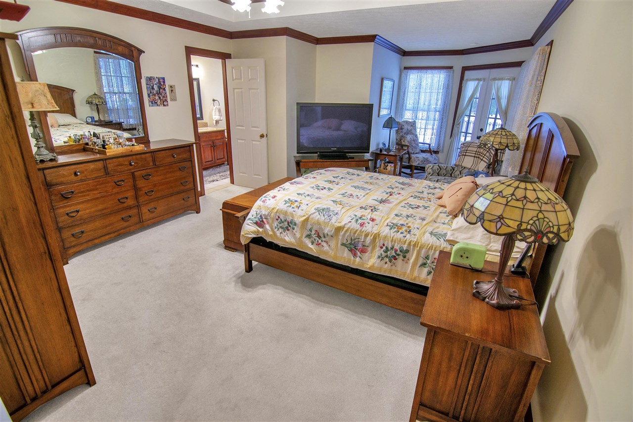 Bowling Green, Kentucky 42103, United States, 4 Bedrooms Bedrooms, ,4 BathroomsBathrooms,Residential,Pending,217778