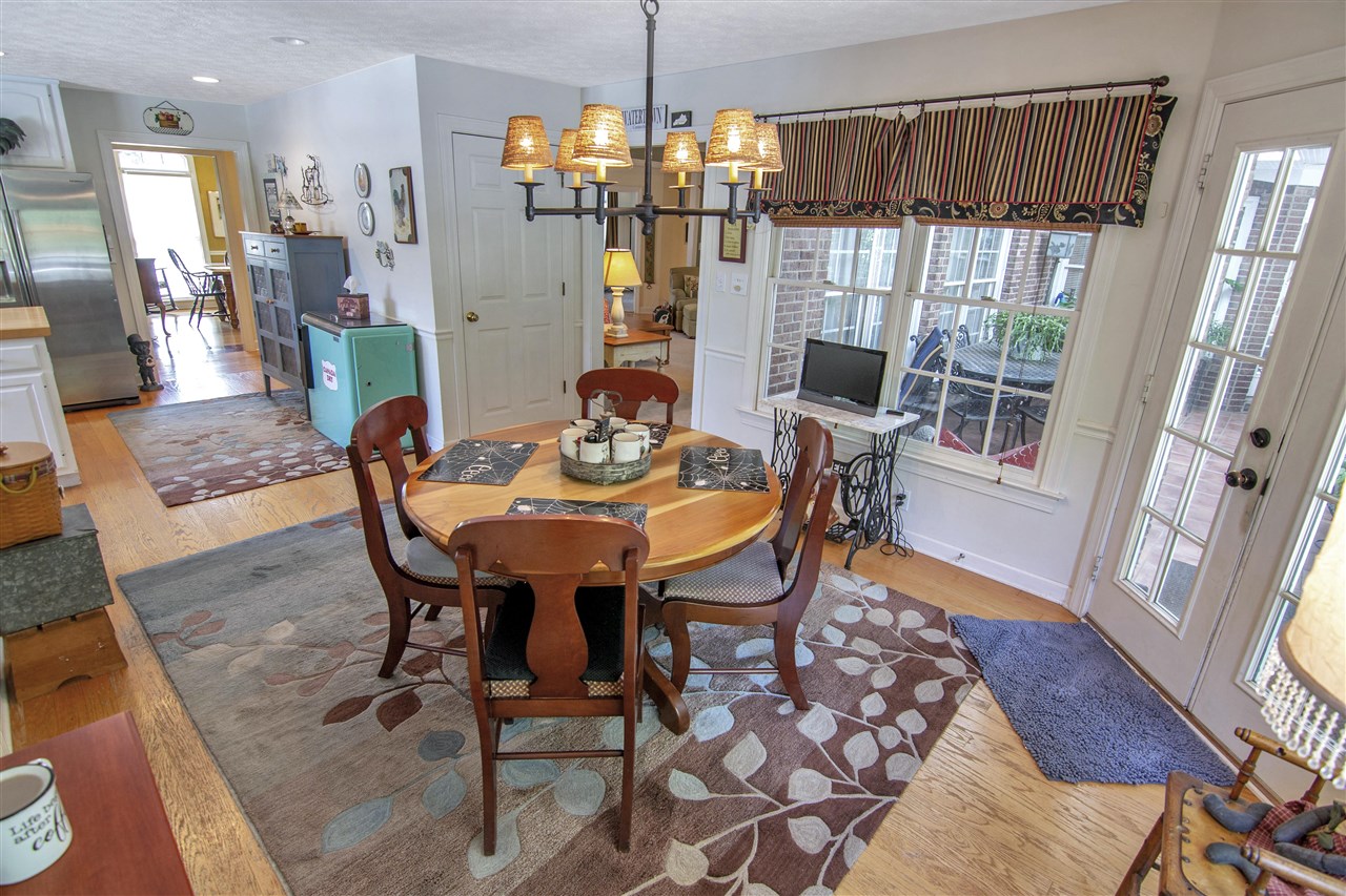 Bowling Green, Kentucky 42103, United States, 4 Bedrooms Bedrooms, ,4 BathroomsBathrooms,Residential,Pending,217778