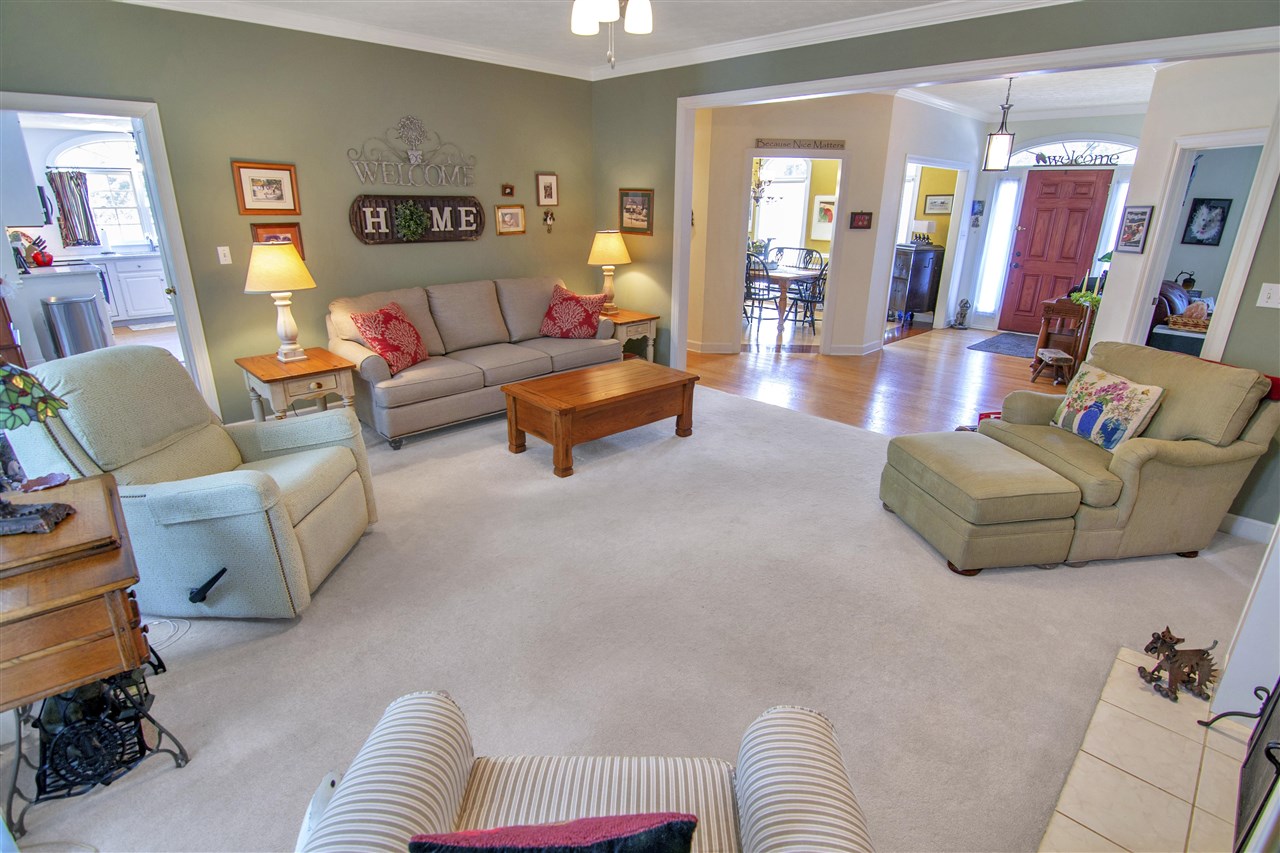 Bowling Green, Kentucky 42103, United States, 4 Bedrooms Bedrooms, ,4 BathroomsBathrooms,Residential,Pending,217778