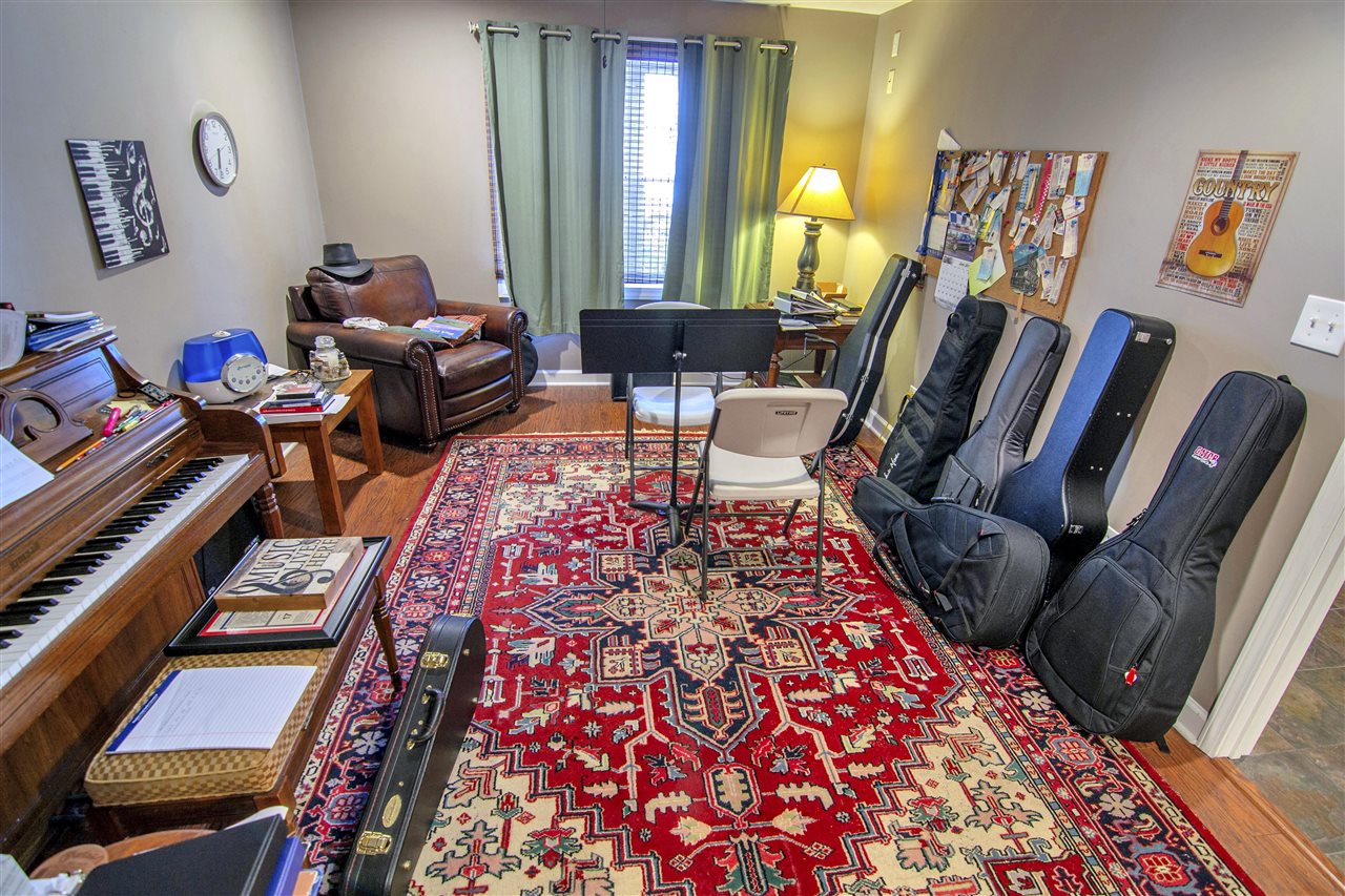 Bowling Green, Kentucky 42103, United States, 4 Bedrooms Bedrooms, ,4 BathroomsBathrooms,Residential,Pending,217778