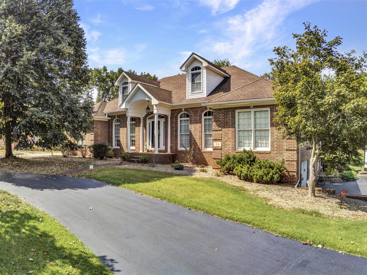 Bowling Green, Kentucky 42103, United States, 4 Bedrooms Bedrooms, ,4 BathroomsBathrooms,Residential,Pending,217778