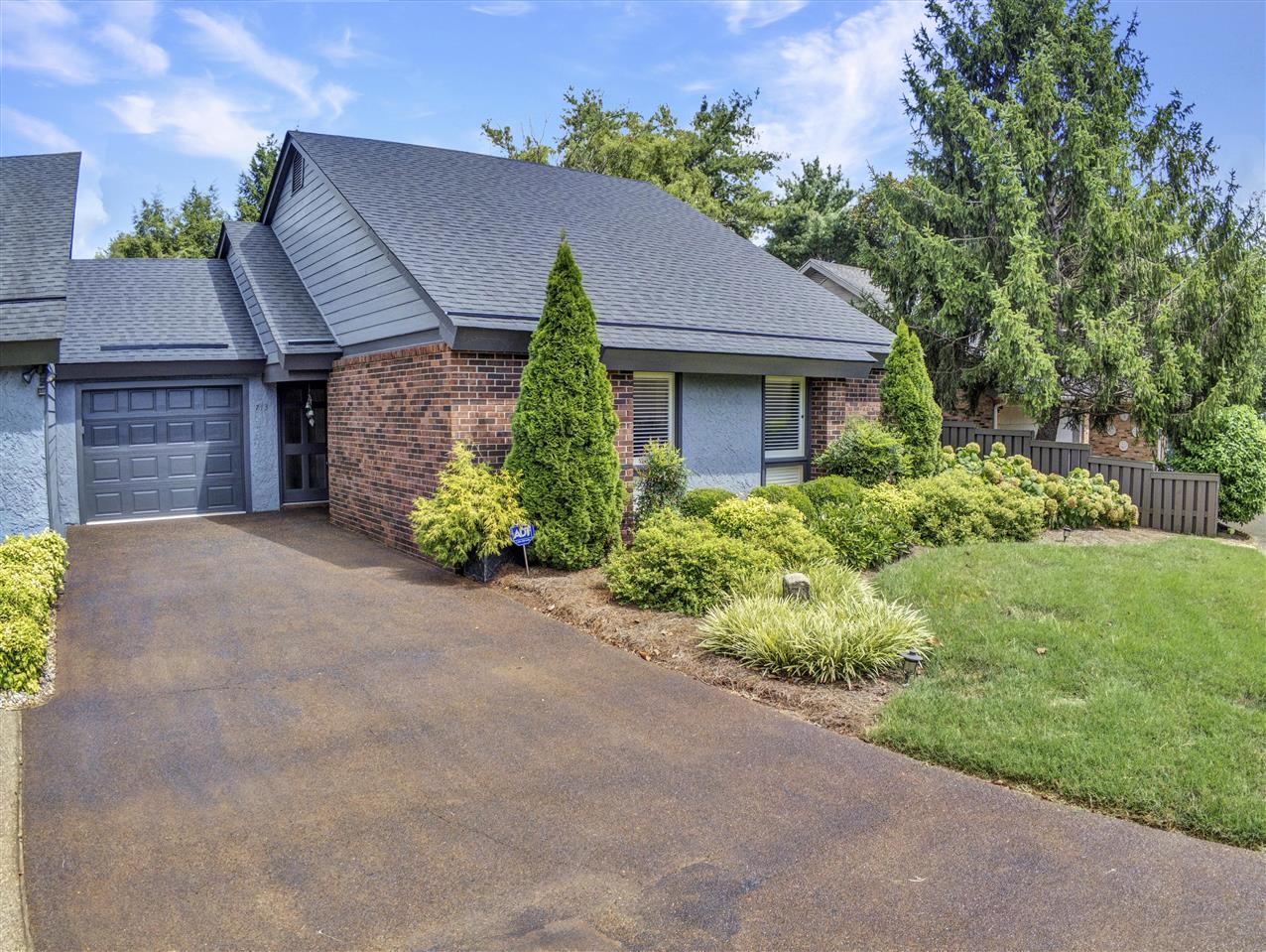 Bowling Green, Kentucky 42103, United States, 2 Bedrooms Bedrooms, ,2 BathroomsBathrooms,Residential,Pending,207613