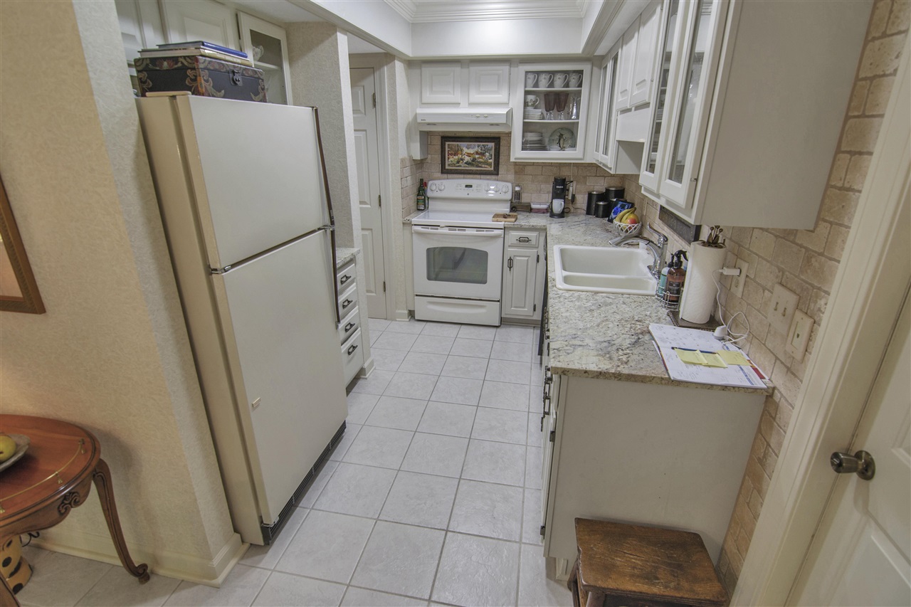 Bowling Green, Kentucky 42103, United States, 2 Bedrooms Bedrooms, ,2 BathroomsBathrooms,Residential,Pending,207613