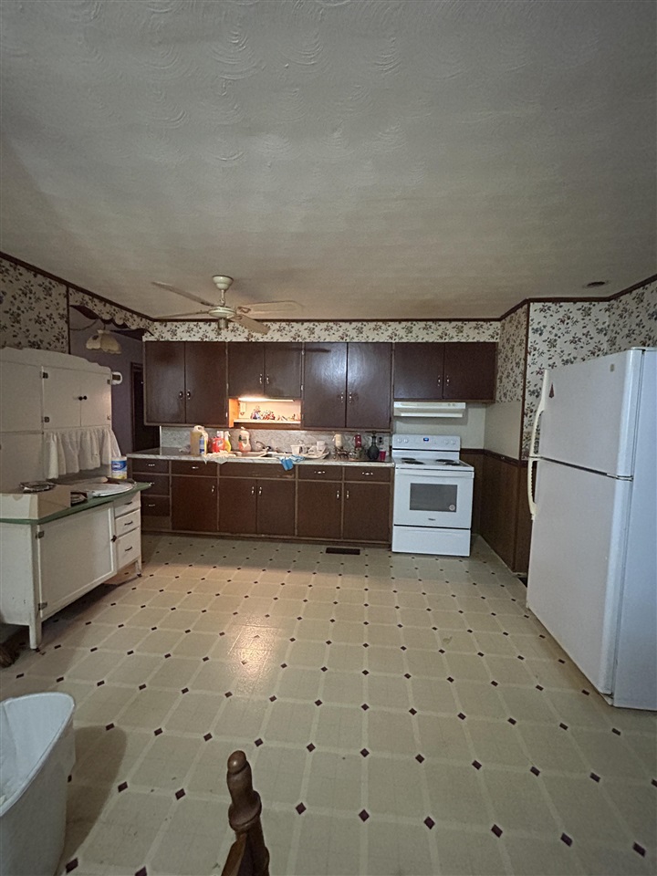 Bowling Green, Kentucky 42101, United States, 3 Bedrooms Bedrooms, ,2 BathroomsBathrooms,Residential,Active,217812