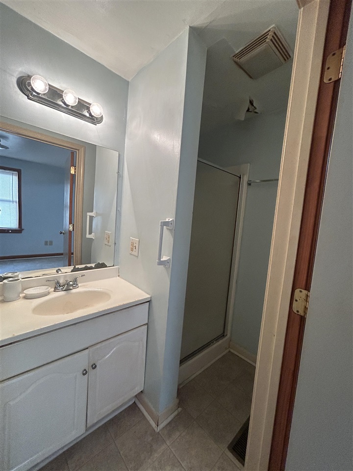 Bowling Green, Kentucky 42101, United States, 3 Bedrooms Bedrooms, ,2 BathroomsBathrooms,Residential,Active,217812