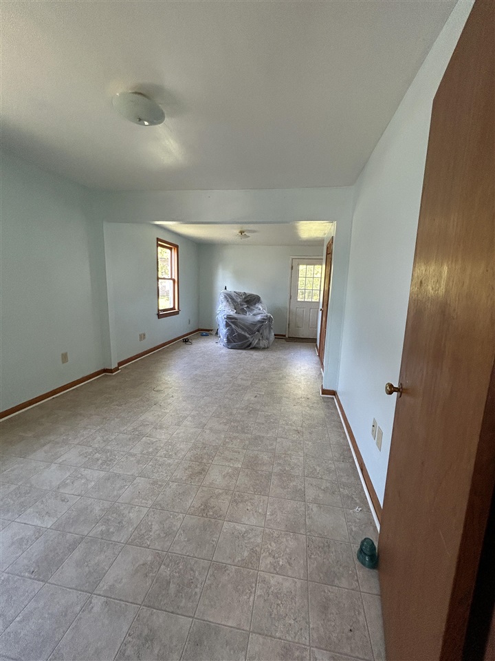 Bowling Green, Kentucky 42101, United States, 3 Bedrooms Bedrooms, ,2 BathroomsBathrooms,Residential,Active,217812