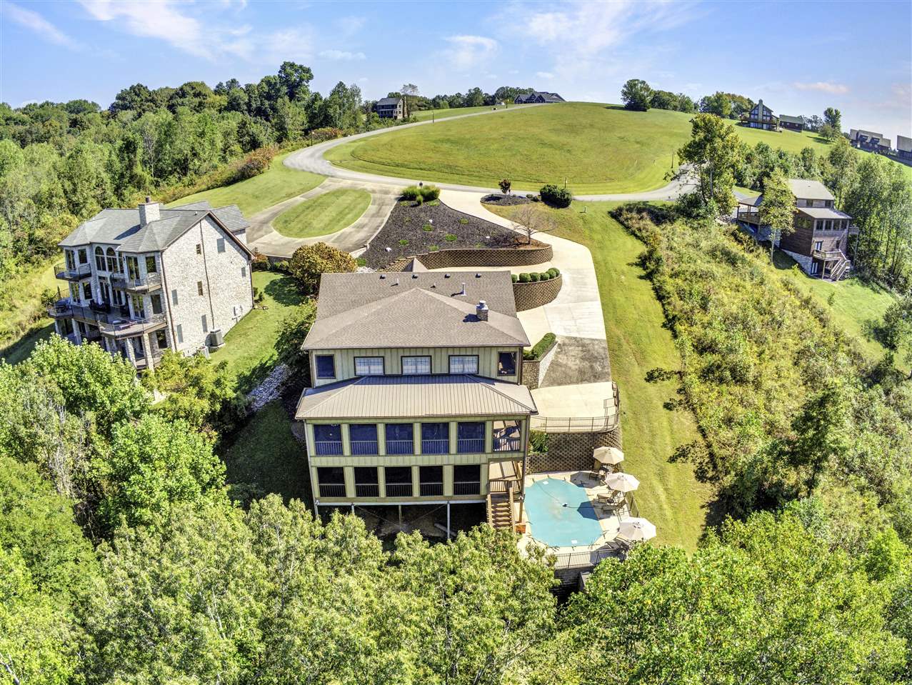 Austin, Kentucky 42123, United States, 6 Bedrooms Bedrooms, ,5 BathroomsBathrooms,Residential,Active,222999