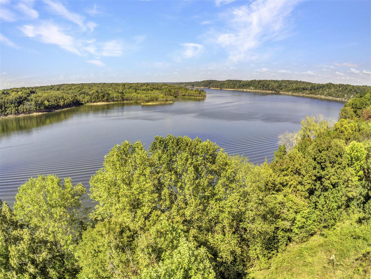 Austin, Kentucky 42123, United States, 6 Bedrooms Bedrooms, ,5 BathroomsBathrooms,Residential,Active,222999