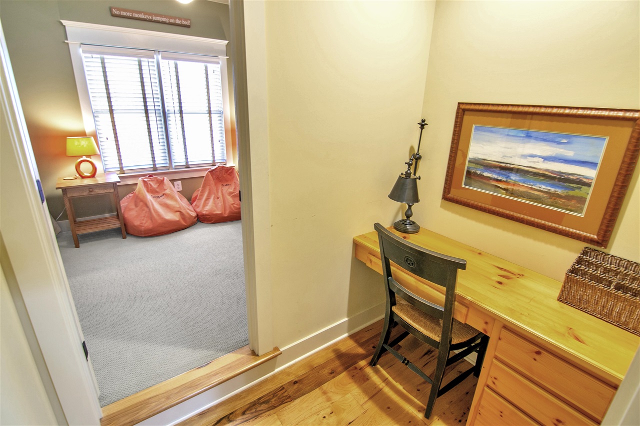 Austin, Kentucky 42123, United States, 6 Bedrooms Bedrooms, ,5 BathroomsBathrooms,Residential,Active,222999