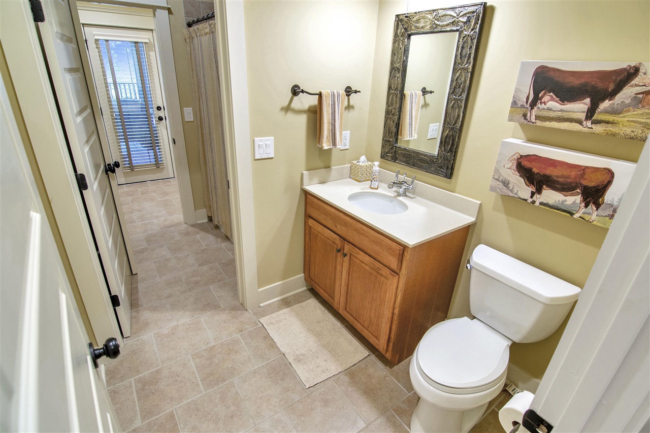 Austin, Kentucky 42123, United States, 6 Bedrooms Bedrooms, ,5 BathroomsBathrooms,Residential,Active,222999