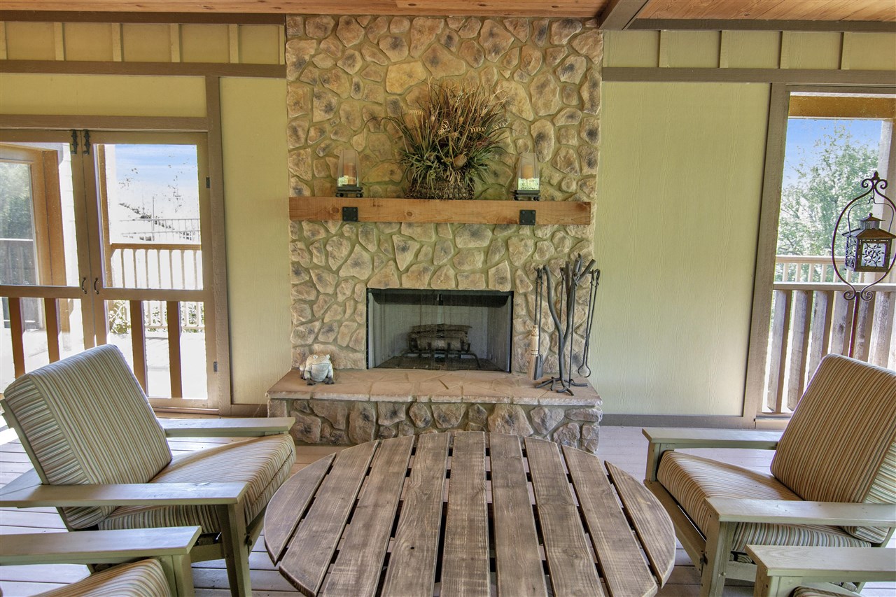 Austin, Kentucky 42123, United States, 6 Bedrooms Bedrooms, ,5 BathroomsBathrooms,Residential,Active,222999