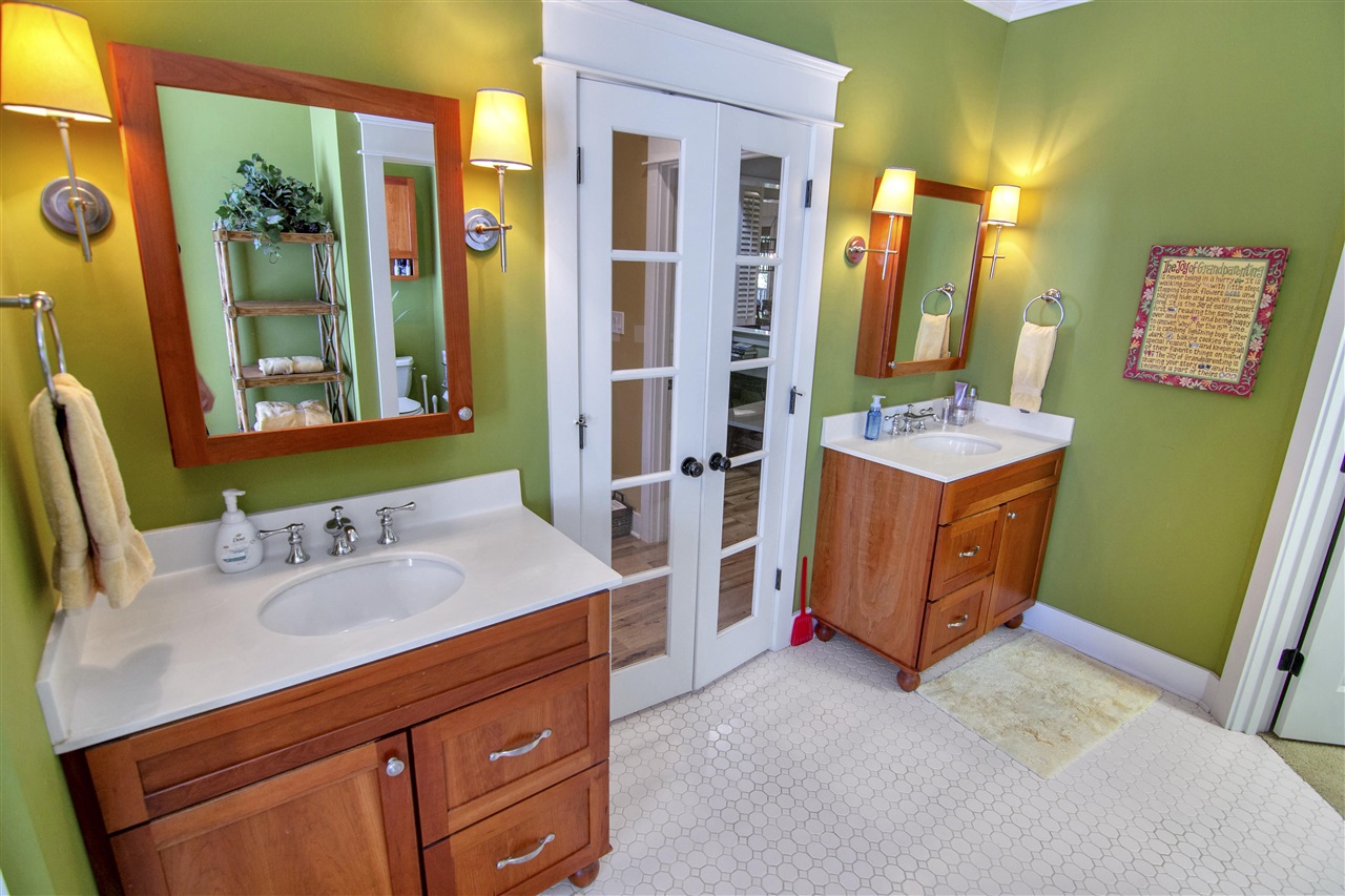 Austin, Kentucky 42123, United States, 6 Bedrooms Bedrooms, ,5 BathroomsBathrooms,Residential,Active,222999