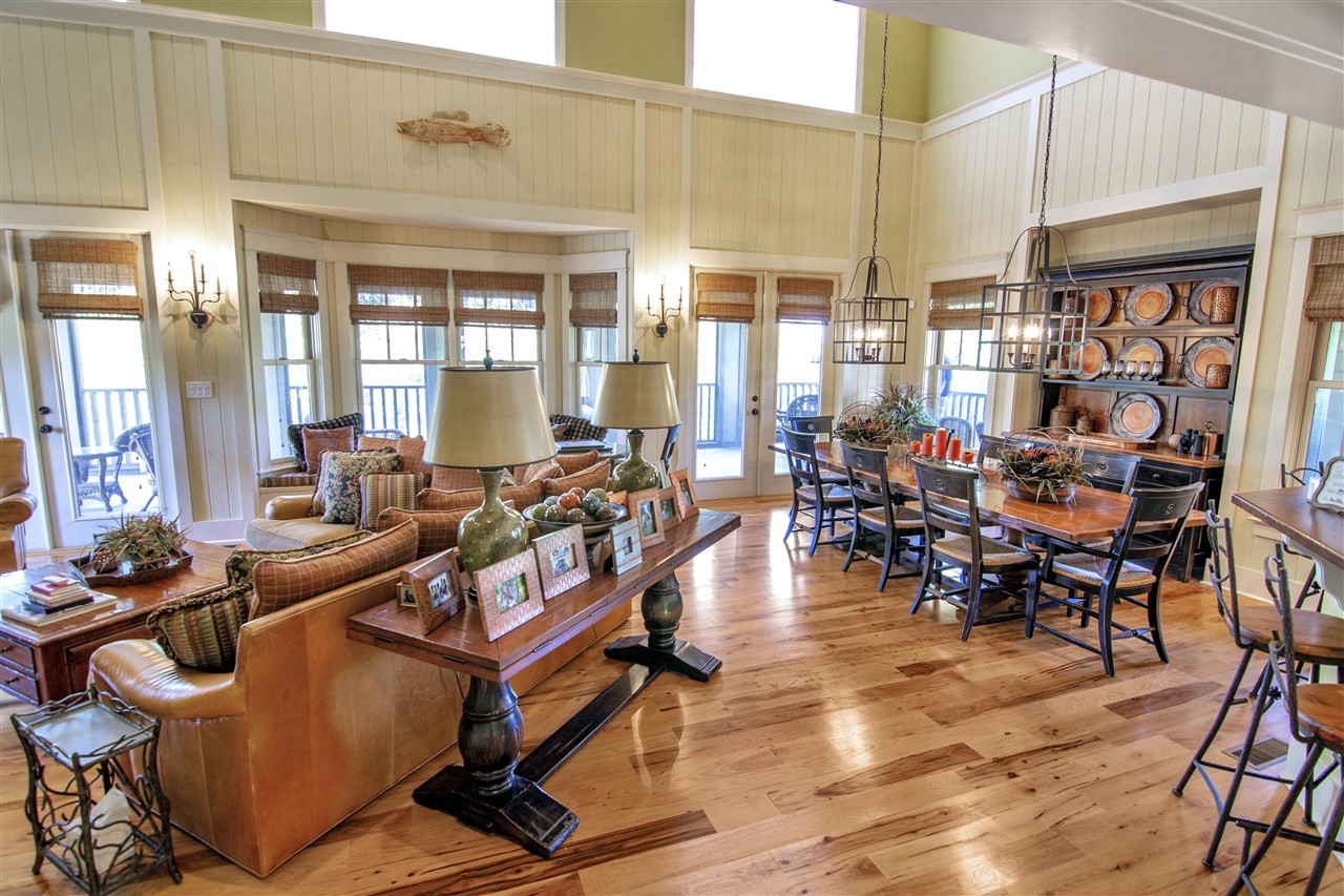 Austin, Kentucky 42123, United States, 6 Bedrooms Bedrooms, ,5 BathroomsBathrooms,Residential,Active,222999