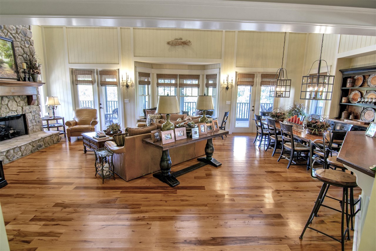 Austin, Kentucky 42123, United States, 6 Bedrooms Bedrooms, ,5 BathroomsBathrooms,Residential,Active,222999