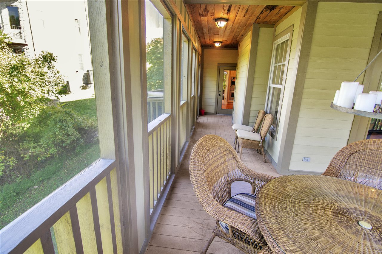 Austin, Kentucky 42123, United States, 6 Bedrooms Bedrooms, ,5 BathroomsBathrooms,Residential,Active,222999