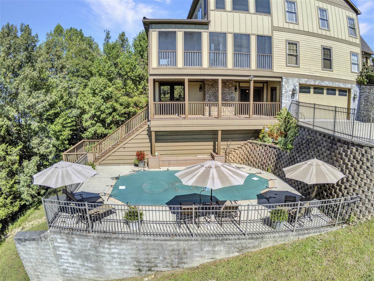 Austin, Kentucky 42123, United States, 6 Bedrooms Bedrooms, ,5 BathroomsBathrooms,Residential,Active,222999