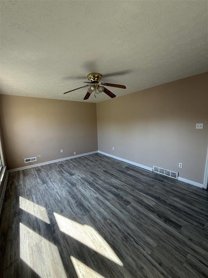 116 Meadowbrook Circle