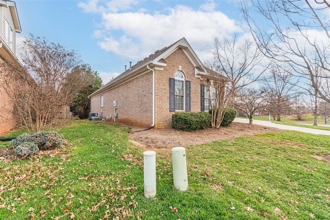 1092 Pepperidge Drive