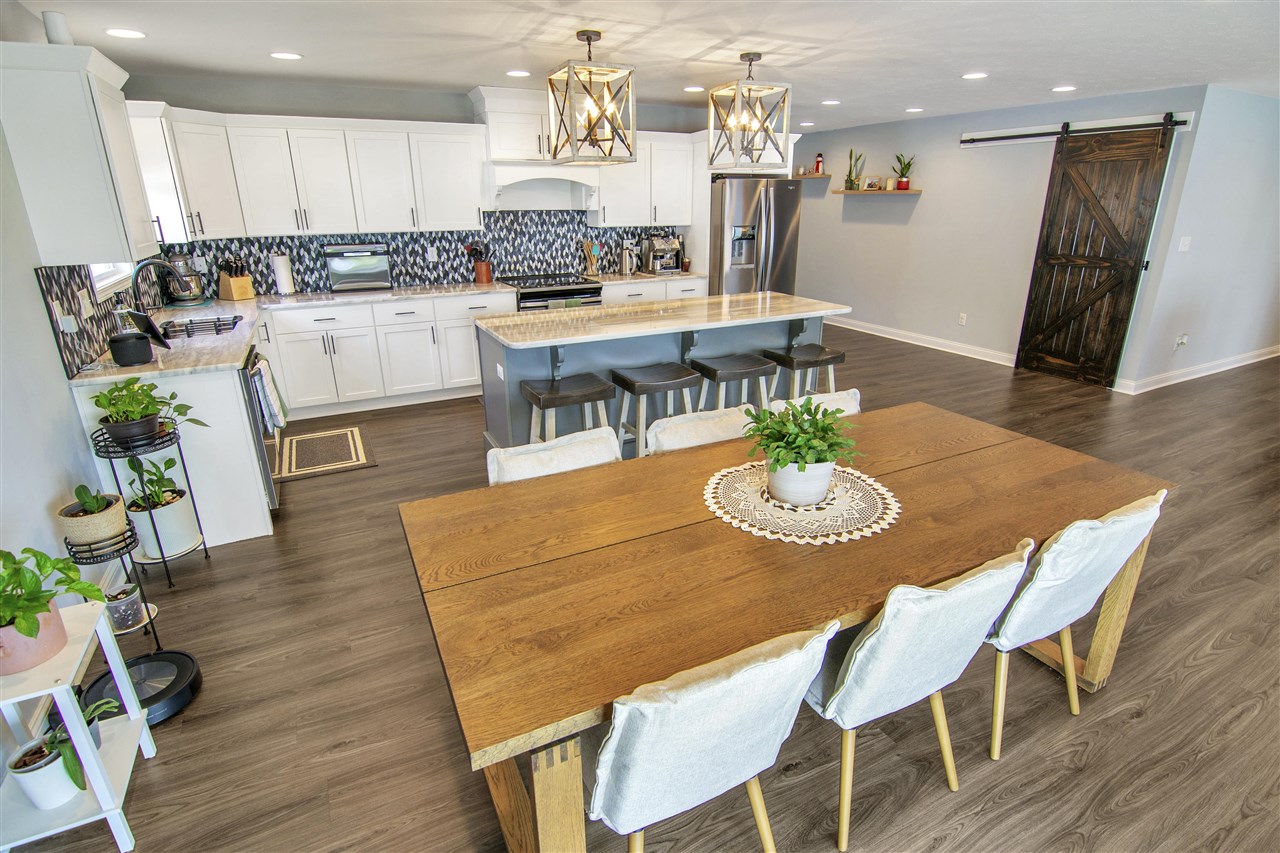 Bowling Green, Kentucky 42101, United States, 4 Bedrooms Bedrooms, ,2 BathroomsBathrooms,Residential,Active,210517