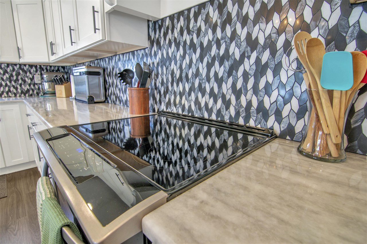 Bowling Green, Kentucky 42101, United States, 4 Bedrooms Bedrooms, ,2 BathroomsBathrooms,Residential,Active,210517